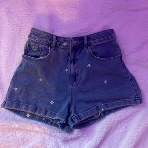 PacSun Daisy Shorts.